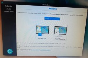 screen shot of welcome window. please choose the language to use the the install process, and selection for try kubuntu, or install kubuntu.